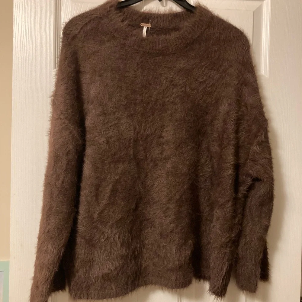 Free People Furry Sweater Color Brown Size Small - Picture 4 of 7